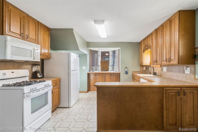 2230 Elm Street, Algonac, MI 48001