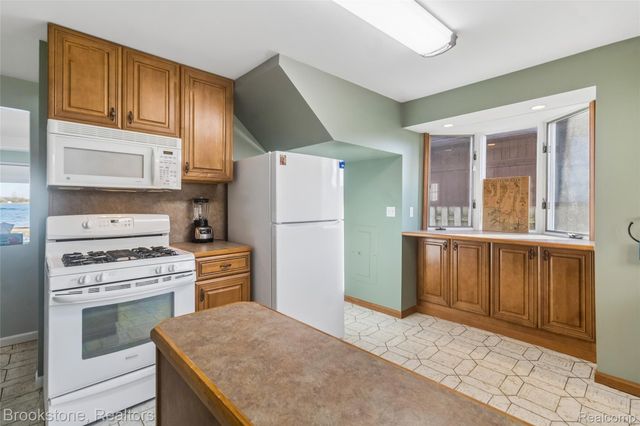2230 Elm Street, Algonac, MI 48001