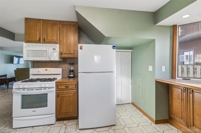 2230 Elm Street, Algonac, MI 48001