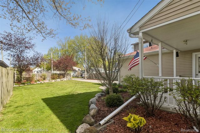 2230 Elm Street, Algonac, MI 48001