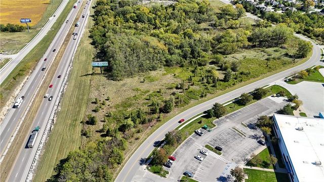 2401 Coronado Drive, Blue Springs, MO 64029