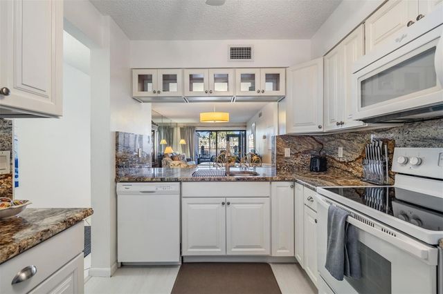6294 BAHIA DEL MAR CIRCLE 107, St Petersburg, FL 33715