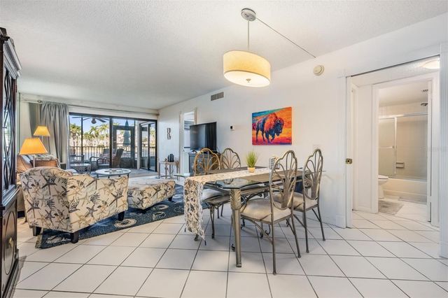 6294 BAHIA DEL MAR CIRCLE 107, St Petersburg, FL 33715