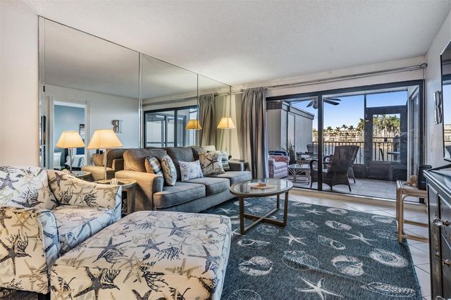6294 BAHIA DEL MAR CIRCLE 107, St Petersburg, FL 33715