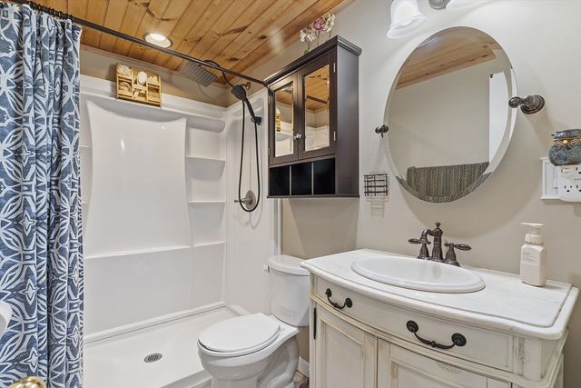 6 Mackin St, Hudson, MA 01749