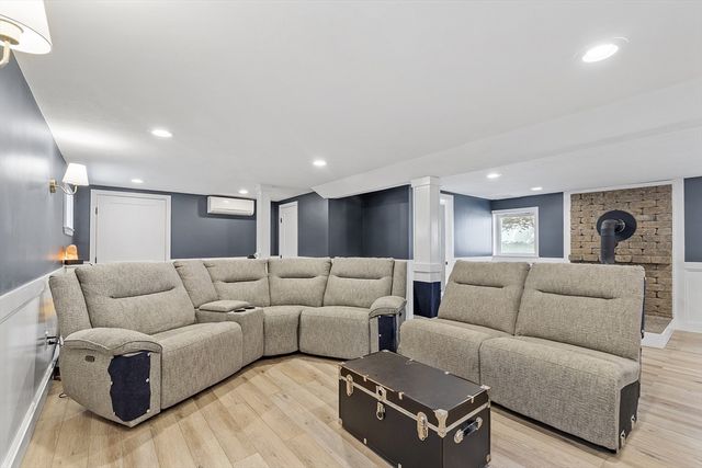 6 Mackin St, Hudson, MA 01749