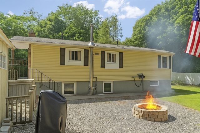 6 Mackin St, Hudson, MA 01749