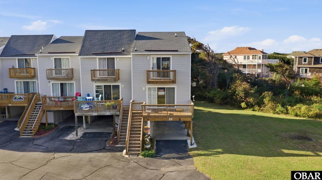 Image 5 of property listing at 123 Georgetown Sands Rd Unit 19, Duck, NC 27949