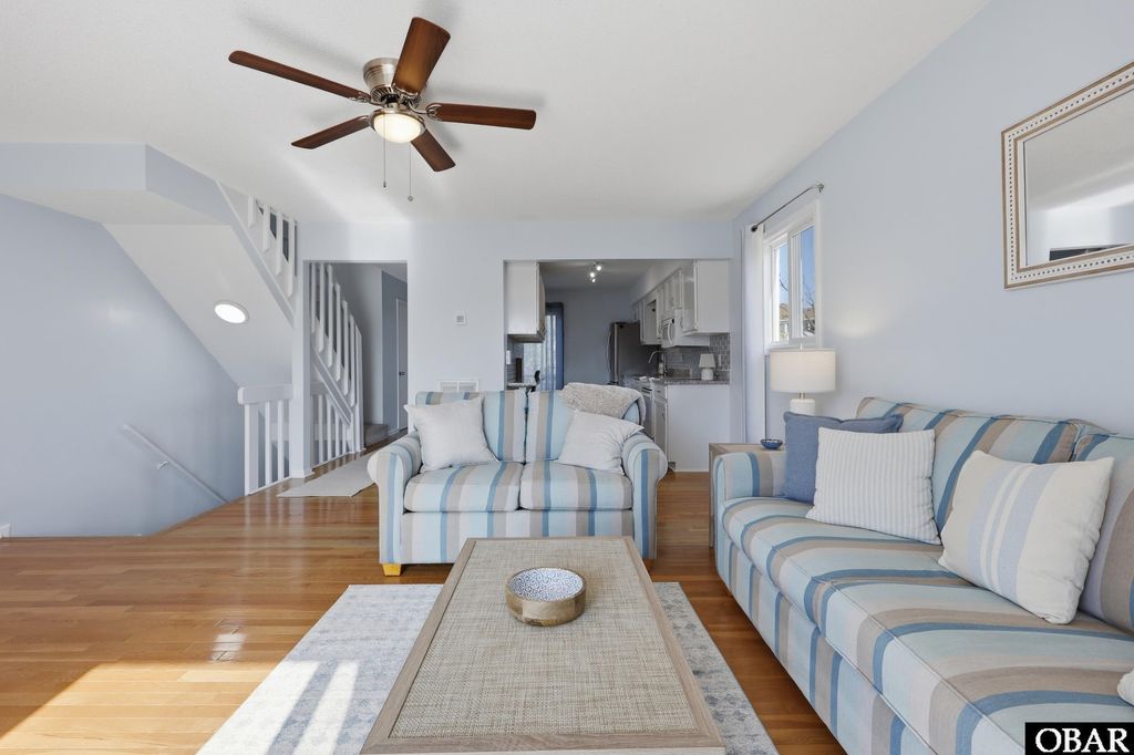 Image 8 of property listing at 123 Georgetown Sands Rd Unit 19, Duck, NC 27949