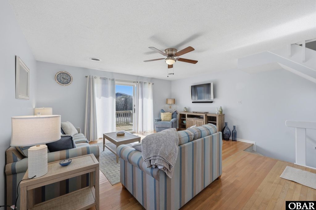 Image 10 of property listing at 123 Georgetown Sands Rd Unit 19, Duck, NC 27949