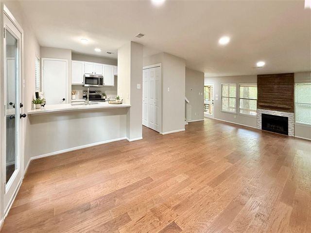 22 Sawmill Grove Lane, The Woodlands, TX 77380
