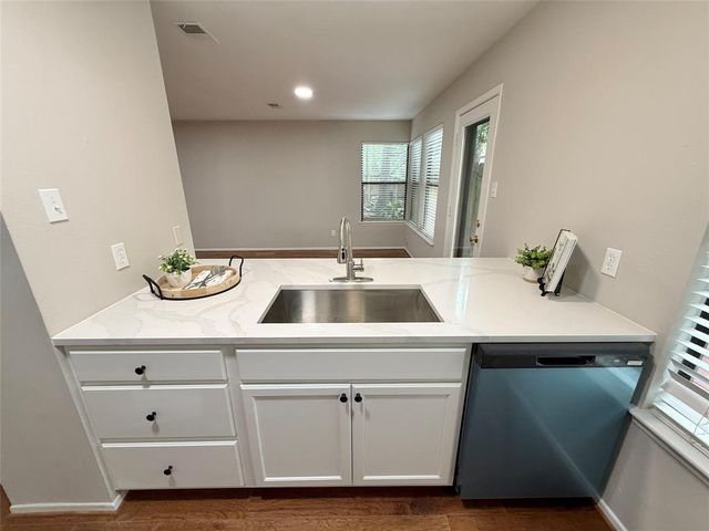 22 Sawmill Grove Lane, The Woodlands, TX 77380