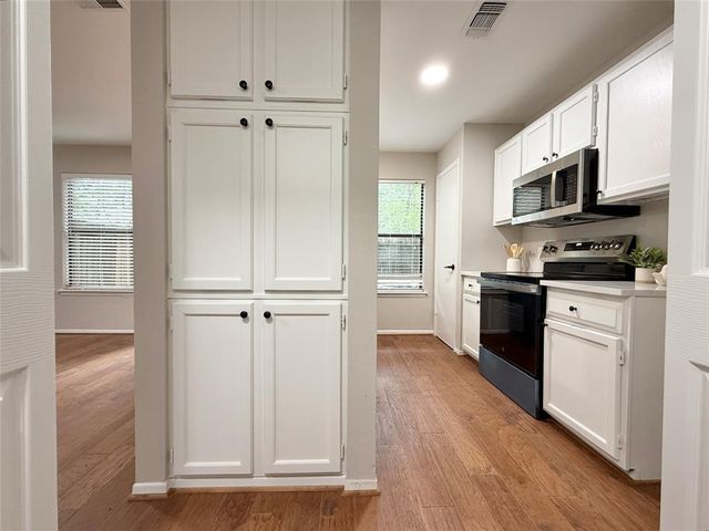 22 Sawmill Grove Lane, The Woodlands, TX 77380