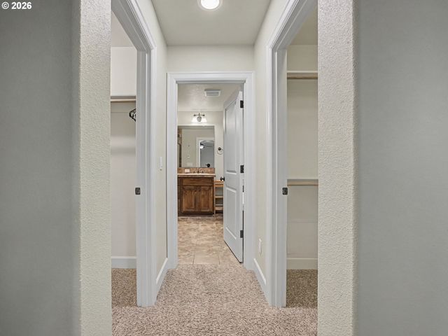 39576 TRILLIUM St, Sandy, OR 97055