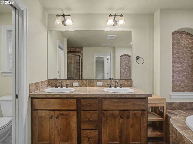 39576 TRILLIUM St, Sandy, OR 97055