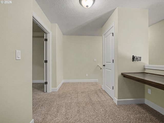 39576 TRILLIUM St, Sandy, OR 97055