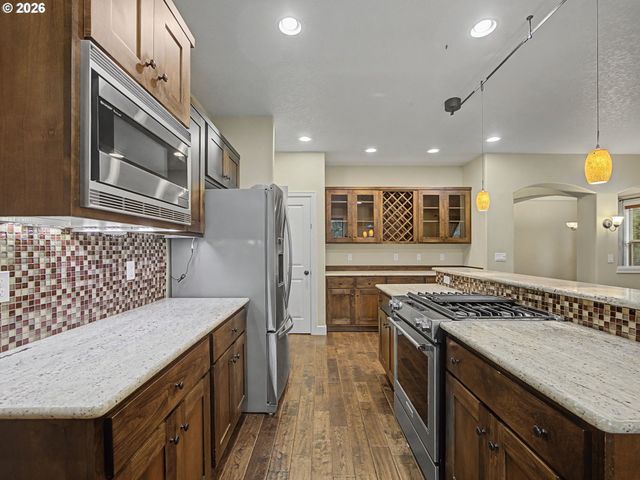 39576 TRILLIUM St, Sandy, OR 97055