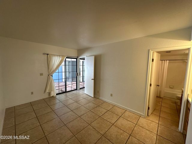 4279 N River Grove Cir Apt 127, Tucson, AZ 85719