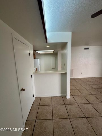 4279 N River Grove Cir Apt 127, Tucson, AZ 85719