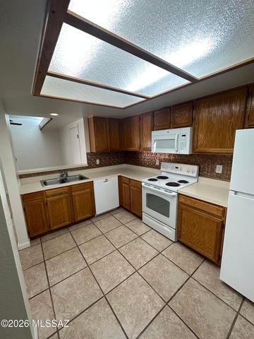 4279 N River Grove Cir Apt 127, Tucson, AZ 85719