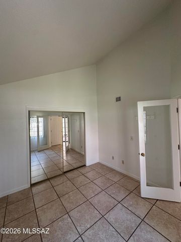 4279 N River Grove Cir Apt 127, Tucson, AZ 85719