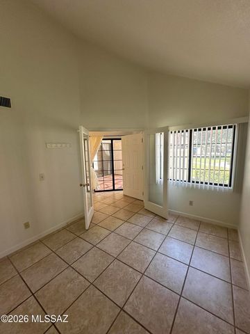 4279 N River Grove Cir Apt 127, Tucson, AZ 85719