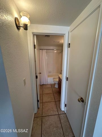 4279 N River Grove Cir Apt 127, Tucson, AZ 85719