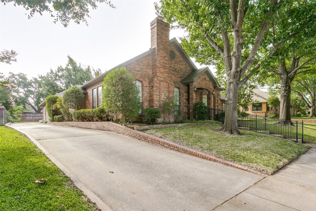 3208 Channing Lane, Bedford, TX 76021