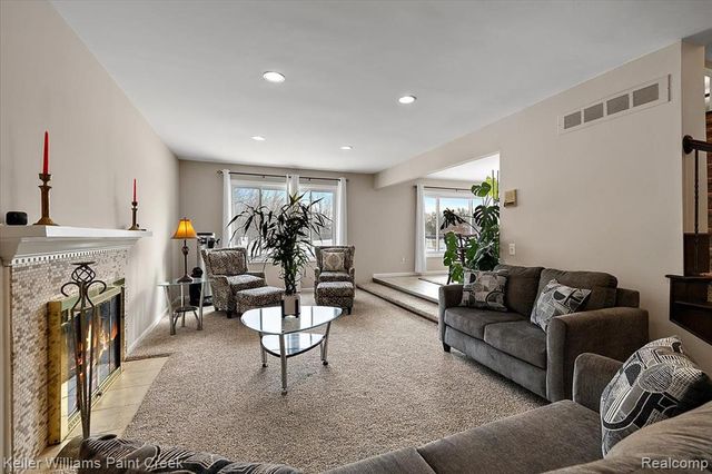 1824 N Adams Road, Rochester Hills, MI 48306