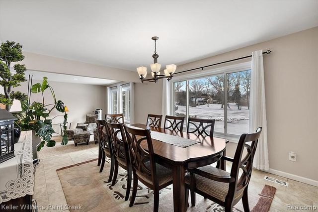 1824 N Adams Road, Rochester Hills, MI 48306