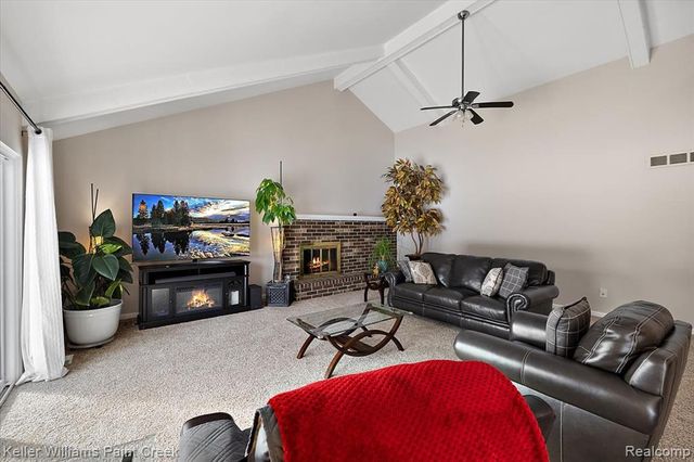 1824 N Adams Road, Rochester Hills, MI 48306