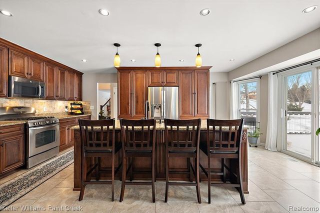 1824 N Adams Road, Rochester Hills, MI 48306