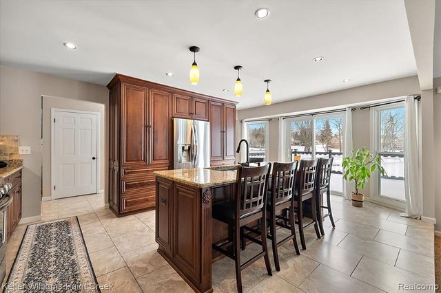 1824 N Adams Road, Rochester Hills, MI 48306