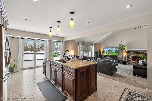 1824 N Adams Road, Rochester Hills, MI 48306