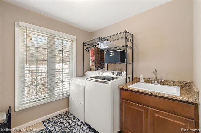 1824 N Adams Road, Rochester Hills, MI 48306