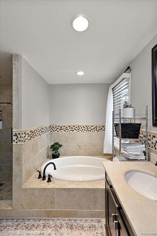 1824 N Adams Road, Rochester Hills, MI 48306