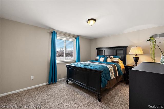 1824 N Adams Road, Rochester Hills, MI 48306