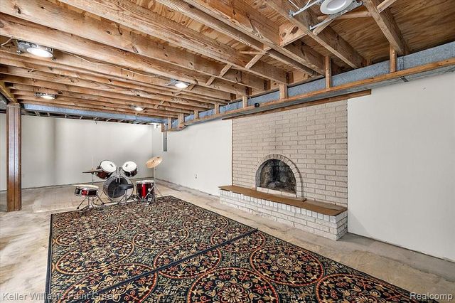 1824 N Adams Road, Rochester Hills, MI 48306