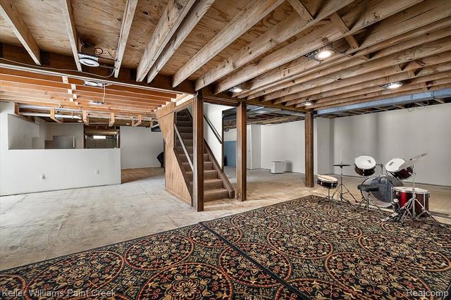 1824 N Adams Road, Rochester Hills, MI 48306