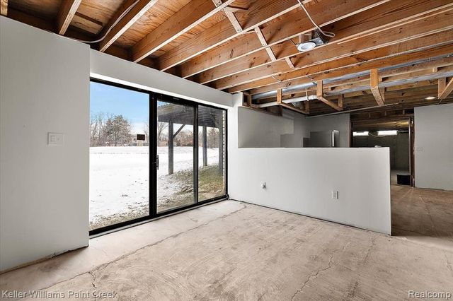 1824 N Adams Road, Rochester Hills, MI 48306