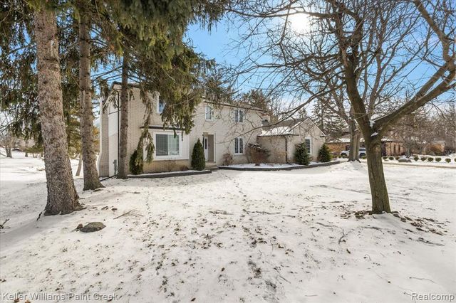 1824 N Adams Road, Rochester Hills, MI 48306