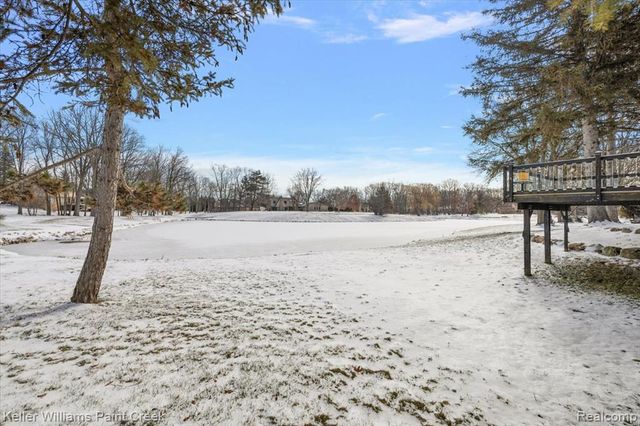 1824 N Adams Road, Rochester Hills, MI 48306