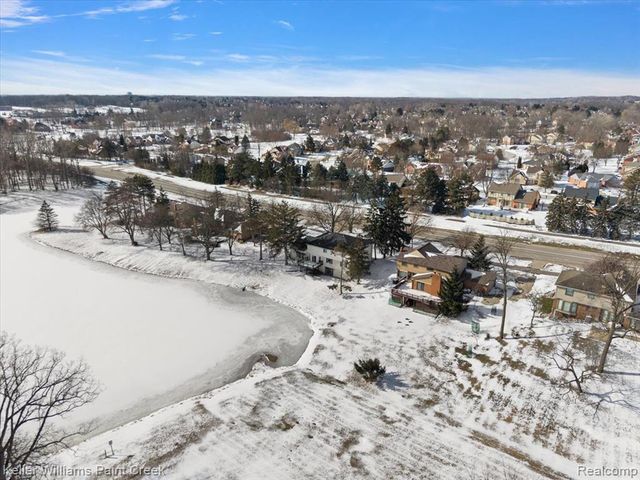 1824 N Adams Road, Rochester Hills, MI 48306