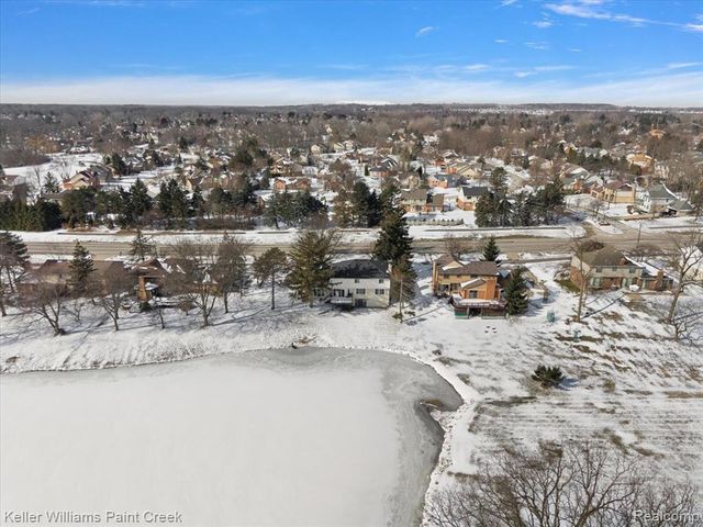 1824 N Adams Road, Rochester Hills, MI 48306