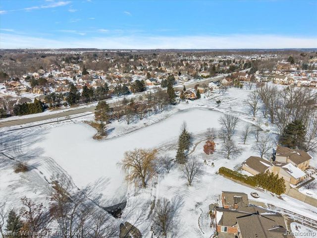 1824 N Adams Road, Rochester Hills, MI 48306