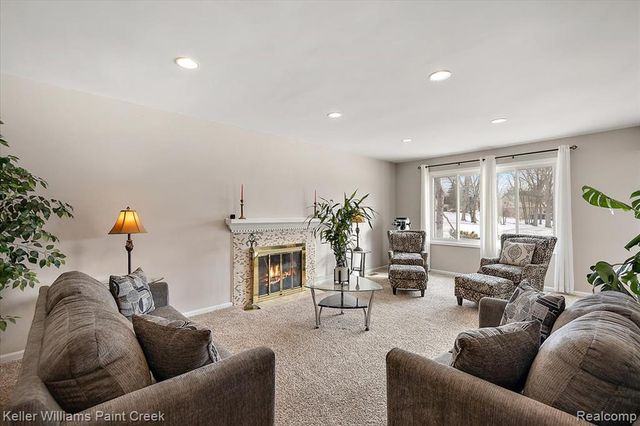 1824 N Adams Road, Rochester Hills, MI 48306