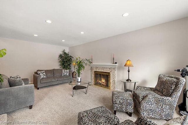 1824 N Adams Road, Rochester Hills, MI 48306