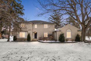 1824 N Adams Road, Rochester Hills, MI 48306