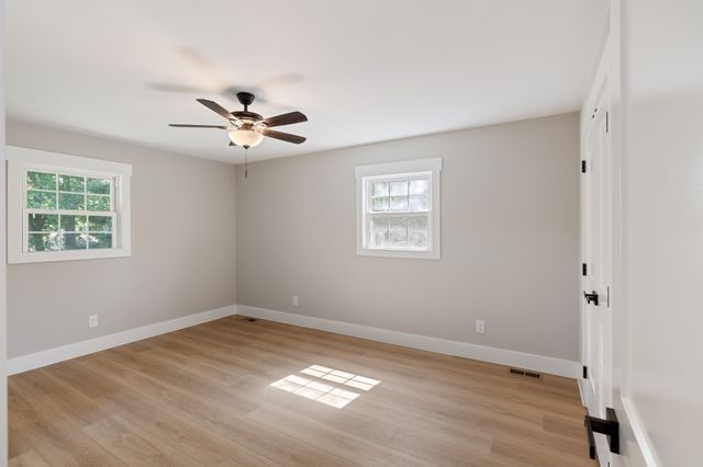1606 Whippoorwill Dr, Lawrenceburg, TN 38464