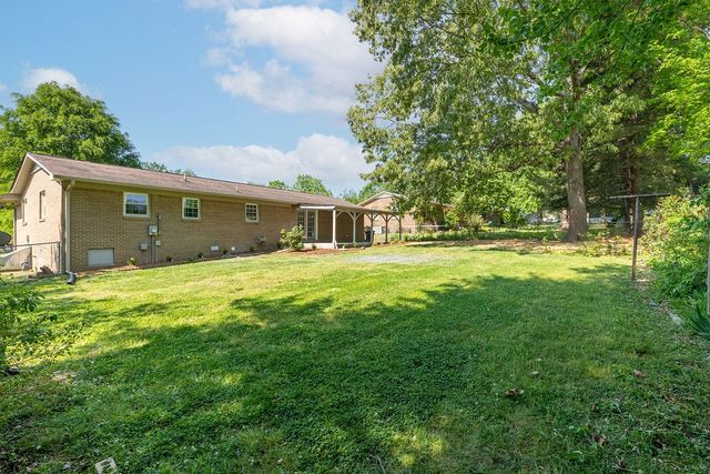 1606 Whippoorwill Dr, Lawrenceburg, TN 38464